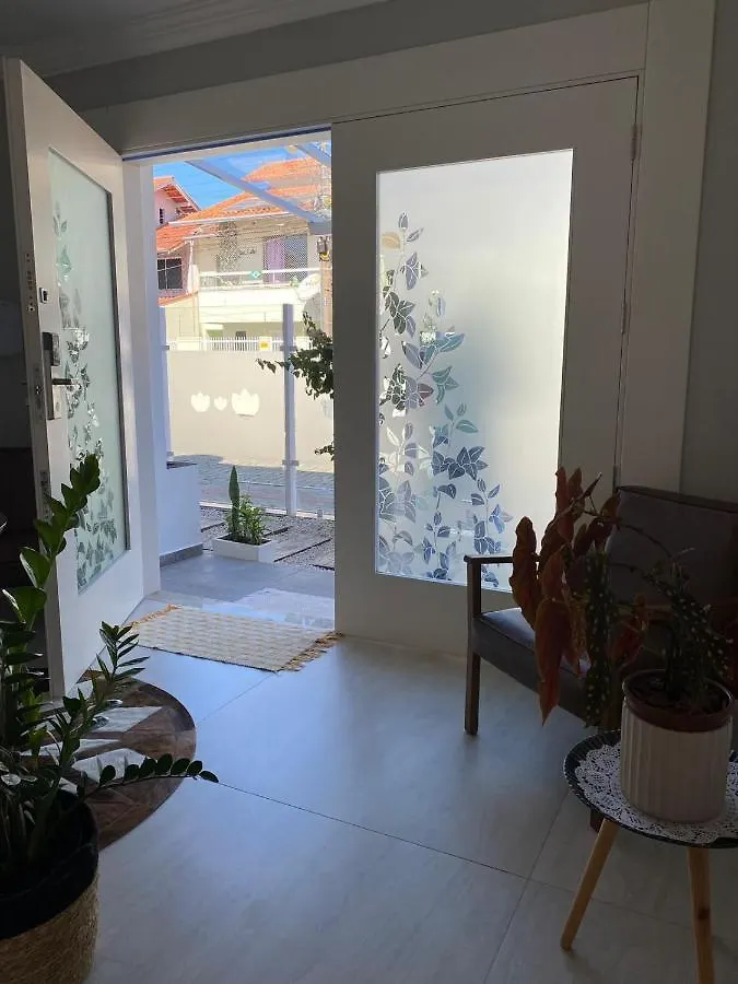 Bouganville Guest House Bc Balneário Camboriú